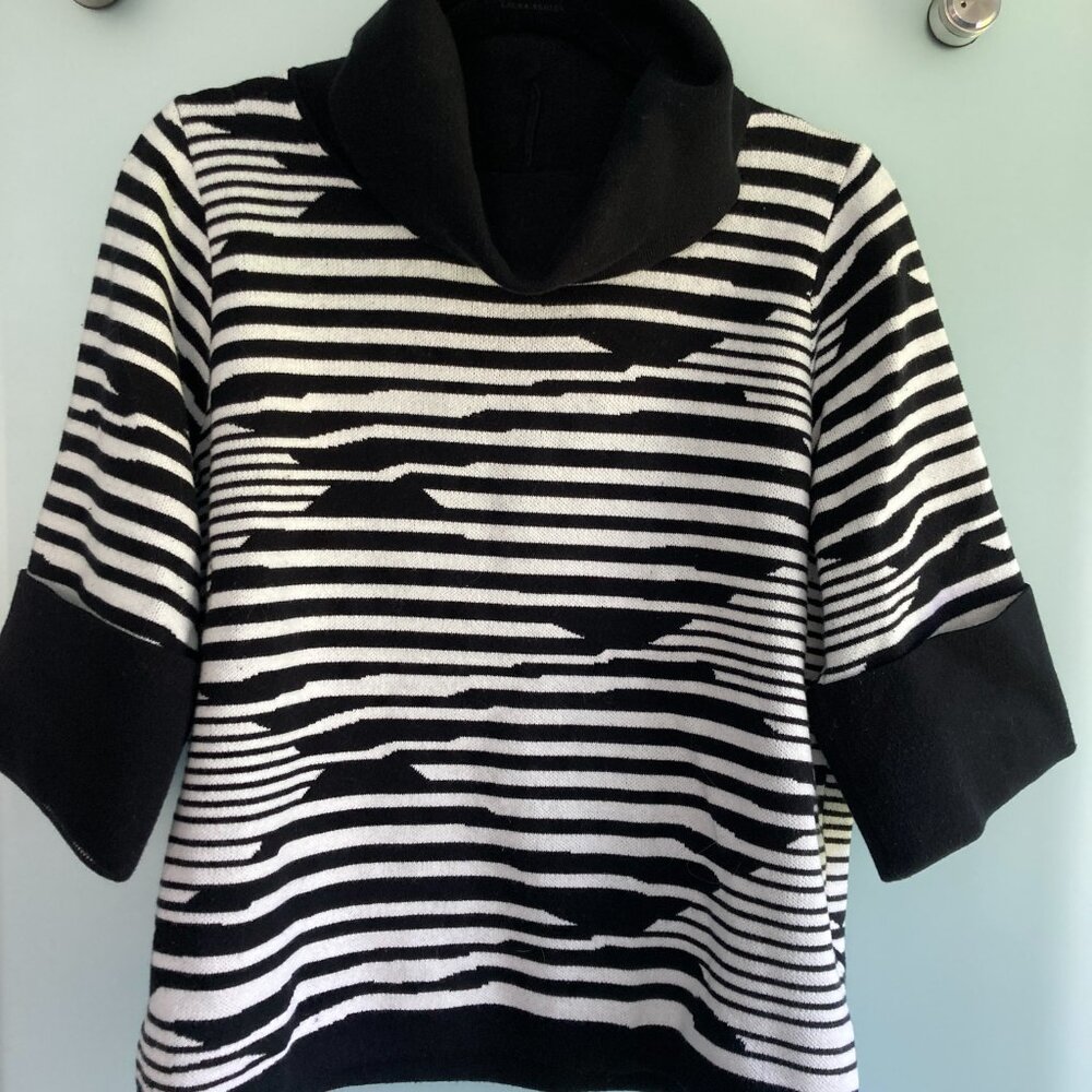 MARBLE Black & White Cowl Cropped Knit Top Size M 3/4 Sleeve Cotton Geometric